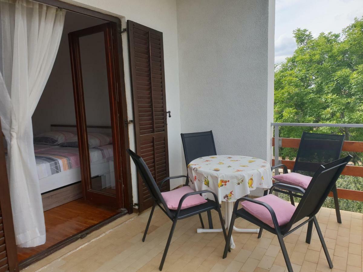 Apartman Broznic Šilo Exterior foto